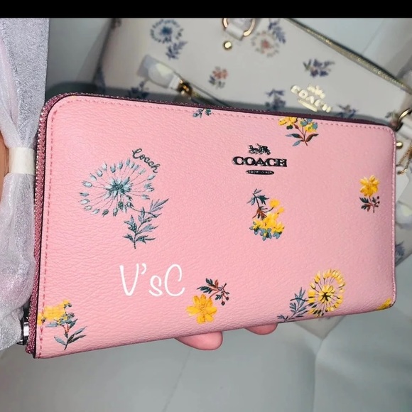 ❤️SOLD❤️ Large Phone Wallet With Dandelion Floral Print. - Picture 1 of 8